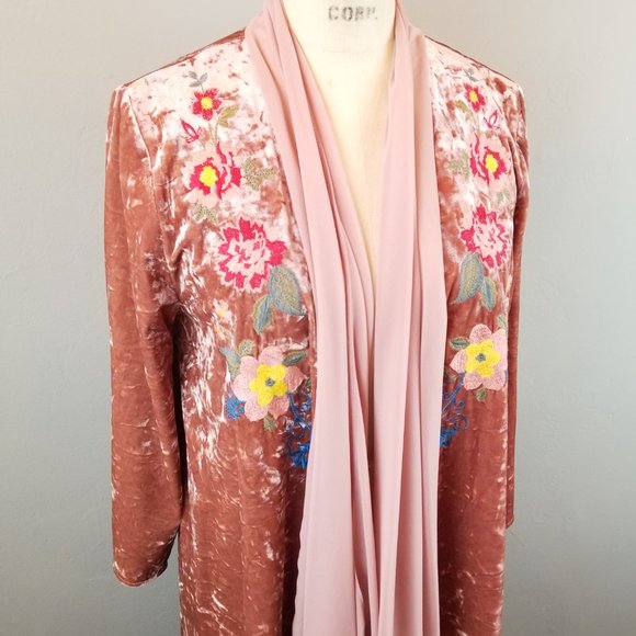 Andree by Unit Crushed Pink Velvet Floral Embroidered Cardigan Medium NEW - Picture 4 of 14
